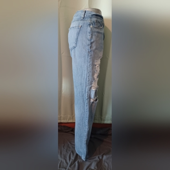 A Fashion Nova Blue Wide Leg Distressed Jeans - Picture 2 of 11